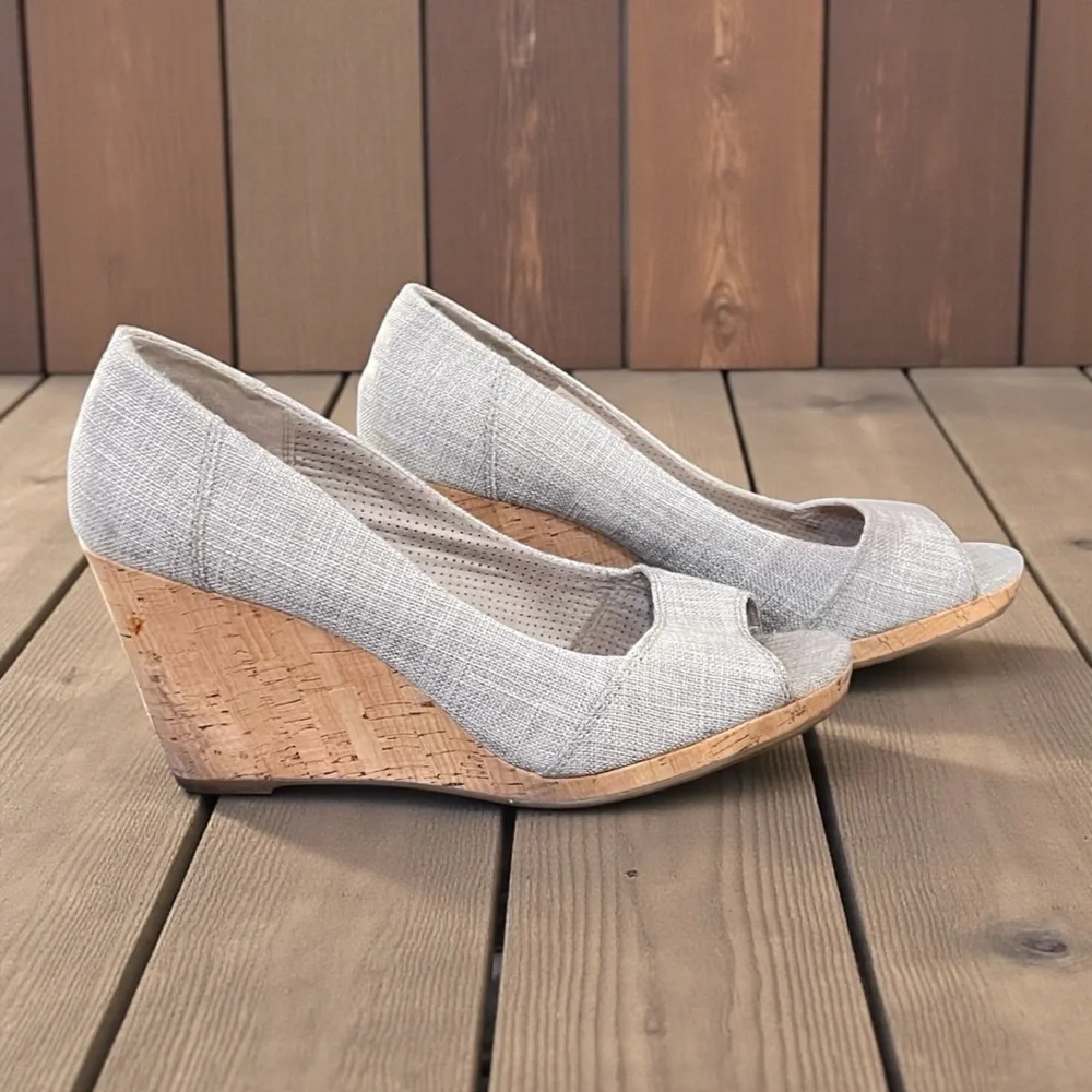 Toms Women's 10W Wedges - Light Gray and Cork